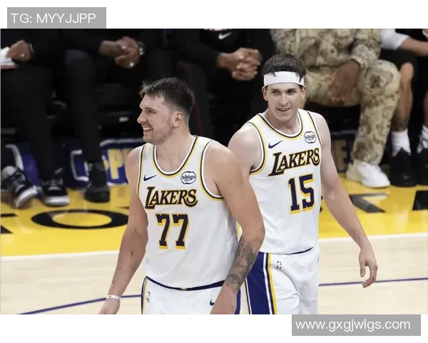 湖人里夫斯现已跻身超巨队伍，总结顺境东契奇，窘境里弗斯，绝地詹姆斯